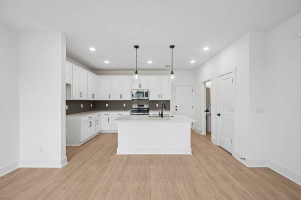 2597 Peaceful Valley Dr, Columbia, TN 38401