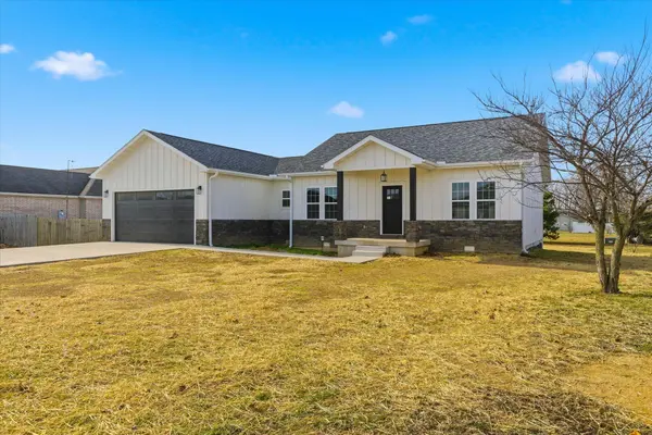 2707 Mayfield DR, Mountain Grove, MO 65711