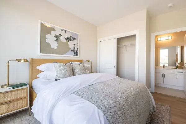 230 North Centre RD #407, London North, ON N5X 0P9
