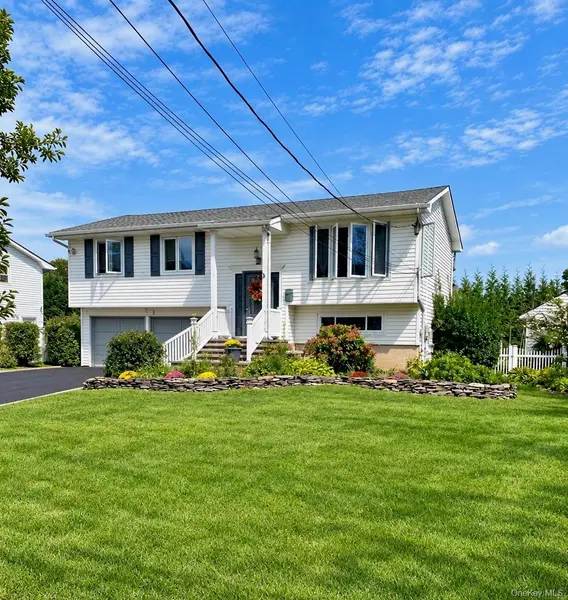 1527 Saint Louis AVE, Bay Shore, NY 11706
