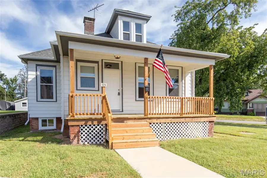 629 E C ST, Belleville, IL 62220