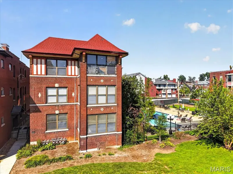 5653 Waterman BLVD #1S, St Louis, MO 63112
