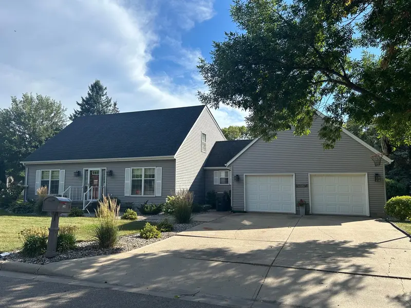 1204 Horizon DR, Marshall, MN 56258