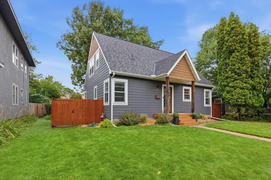 313 Vincent AVE N, Minneapolis, MN 55405