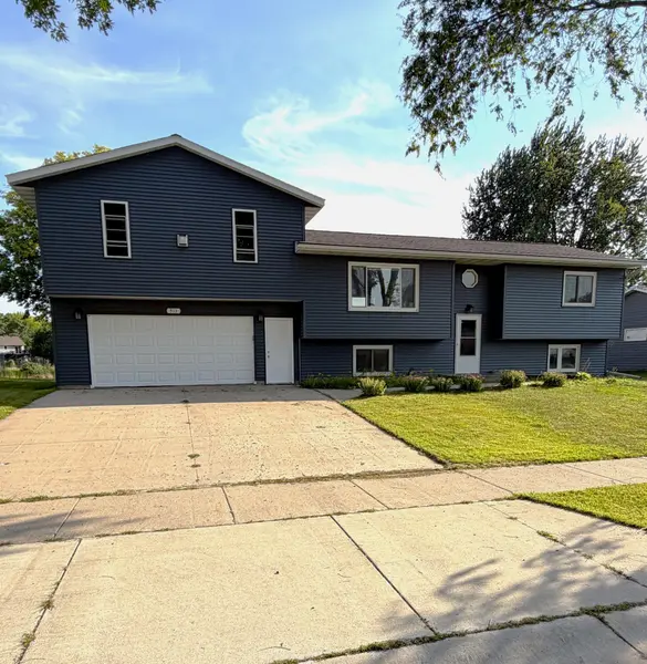 513 Homestead RD, Mankato, MN 56001