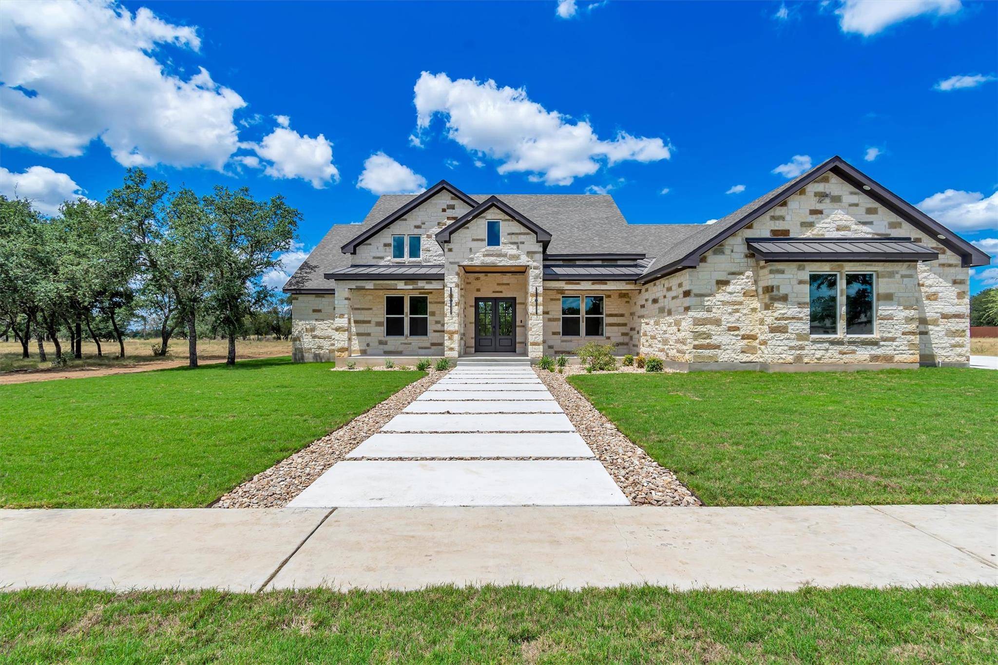 265 Sunday DR, Burnet, TX 78611
