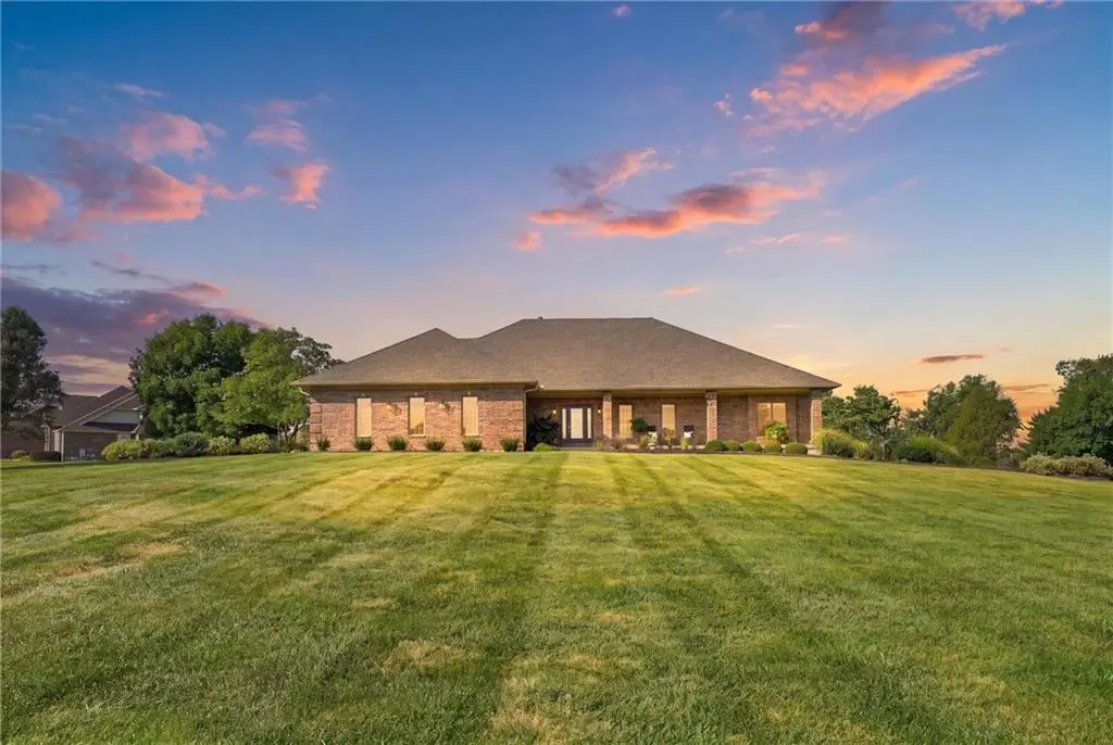 11530 S Pine ST, Olathe, KS 66061