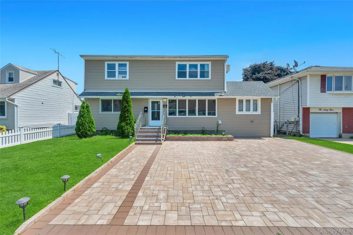 165 Wilfred BLVD, Hicksville, NY 11801