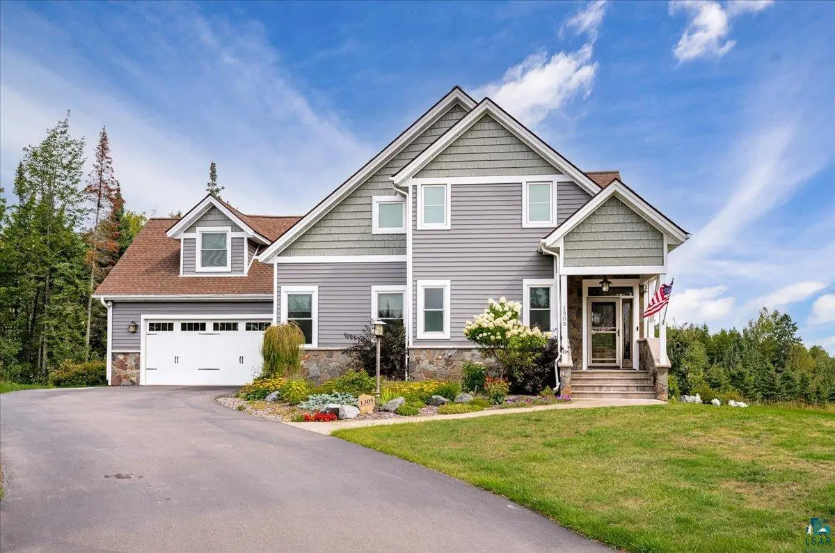 1305 Harbor Hills Dr, Two Harbors, MN 55616