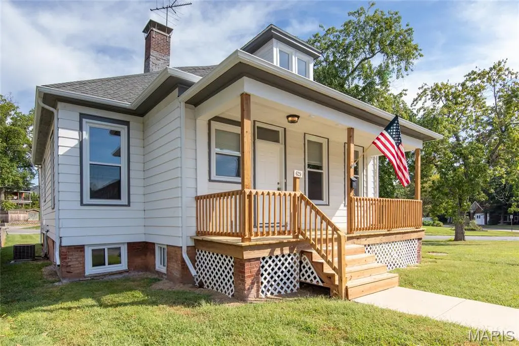 629 E C ST, Belleville, IL 62220