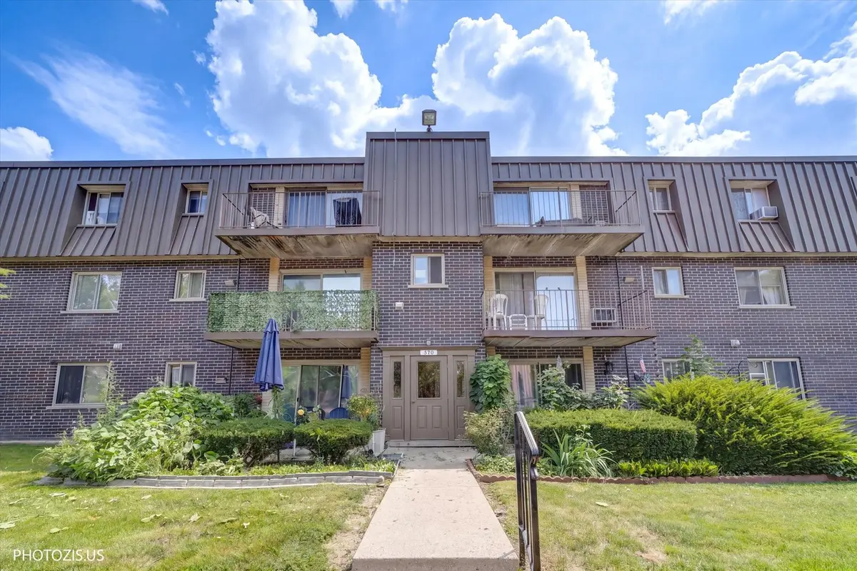 570 Fairway View DR #2F, Wheeling, IL 60090
