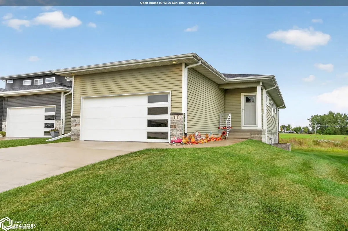 1113 Loren DR, Cedar Falls, IA 50613