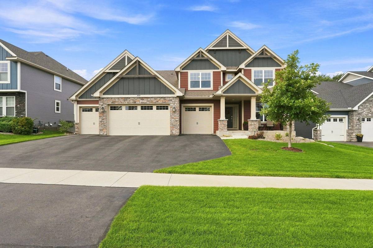 1725 131st CT W, Rosemount, MN 55068