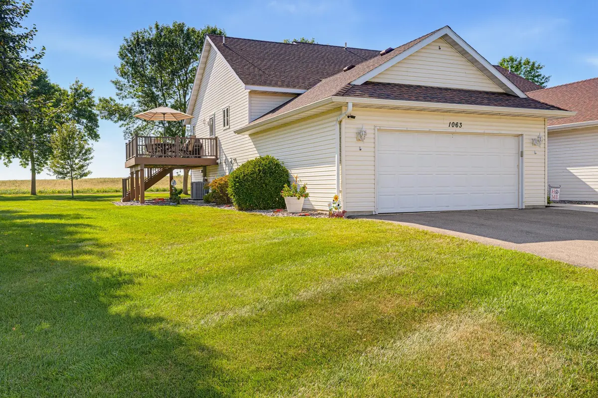 1063 Prairie View DR SW, Hutchinson, MN 55350
