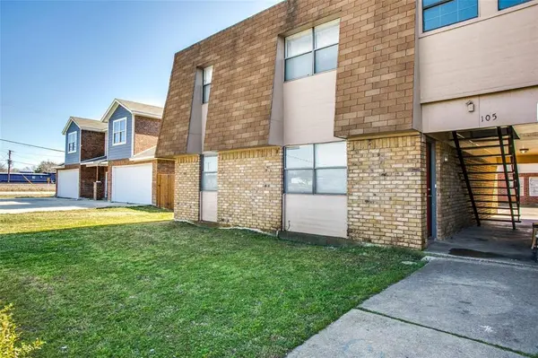 105 Peach Street #B, Crowley, TX 76036