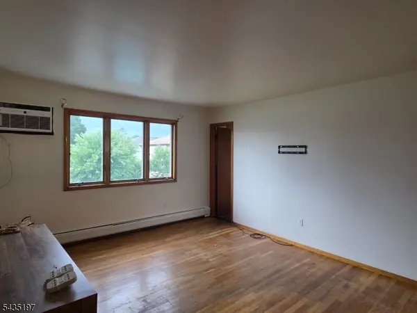 508 Lincoln St #2, Carlstadt Boro, NJ 07072