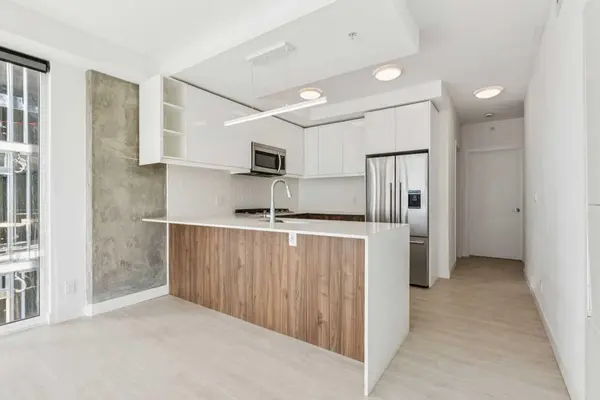 327 9A ST NW #812, Calgary, AB T2N 1T7
