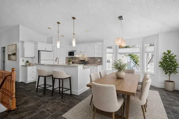 113 Mt Douglas Villas SE, Calgary, AB T2Z 3R5