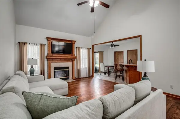 16017 Cedar ST, Basehor, KS 66007