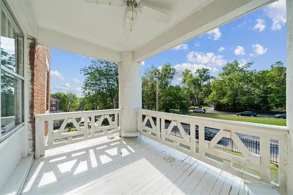 406 E 43rd ST #2E, Kansas City, MO 64110