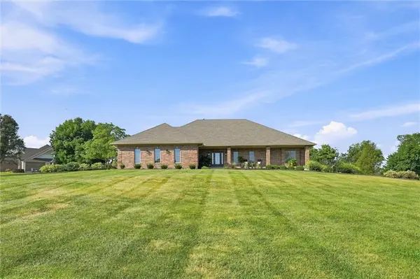 11530 S Pine ST, Olathe, KS 66061