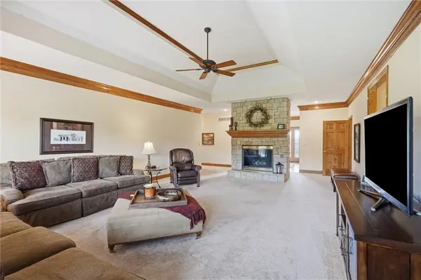 11530 S Pine ST, Olathe, KS 66061