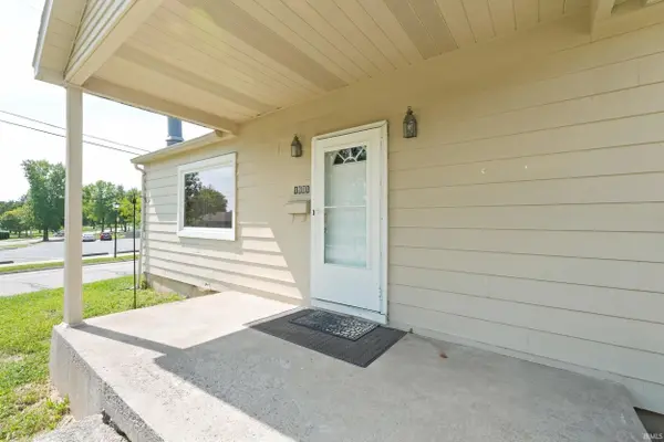 1901 Poinsette DR, Fort Wayne, IN 46808-2234