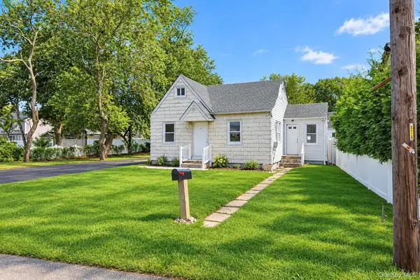 55 S 32nd ST, Wyandanch, NY 11798