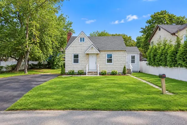55 S 32nd ST, Wyandanch, NY 11798