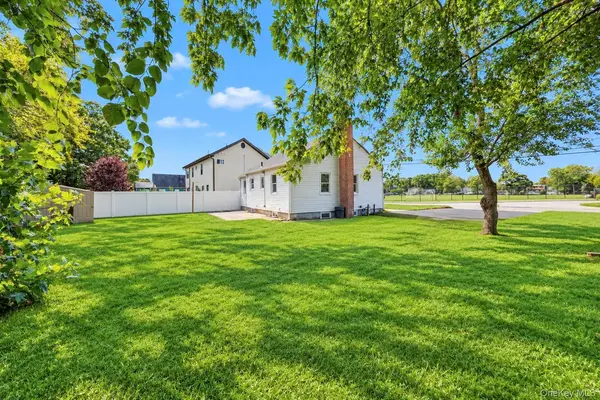 55 S 32nd ST, Wyandanch, NY 11798