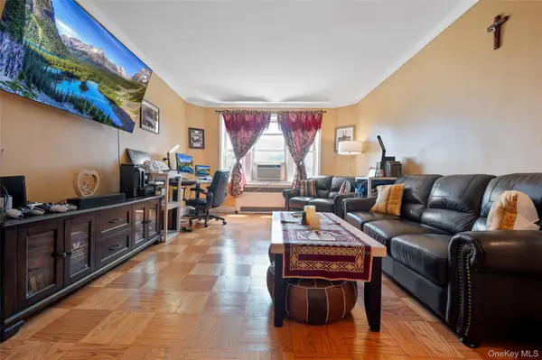 84-49 168th ST #2U, Jamaica, NY 11432