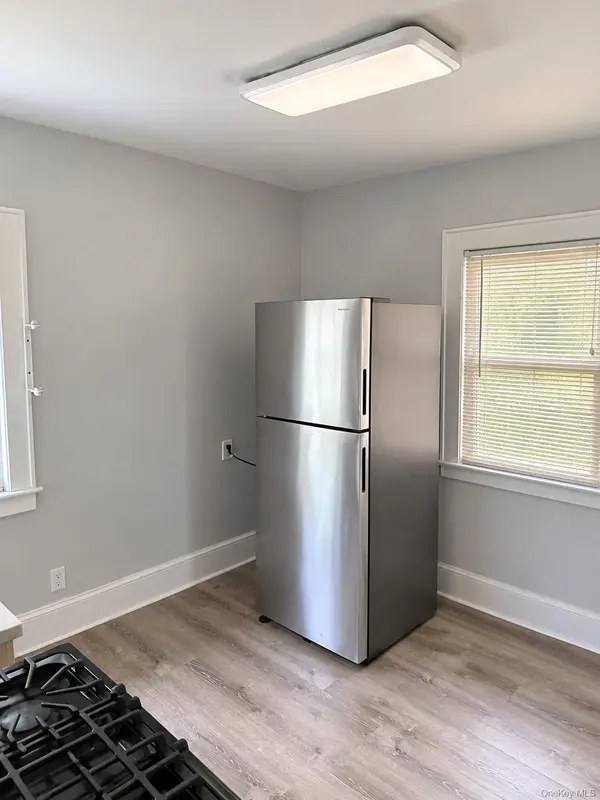 38 Carpenter AVE #3, Lynbrook, NY 11563