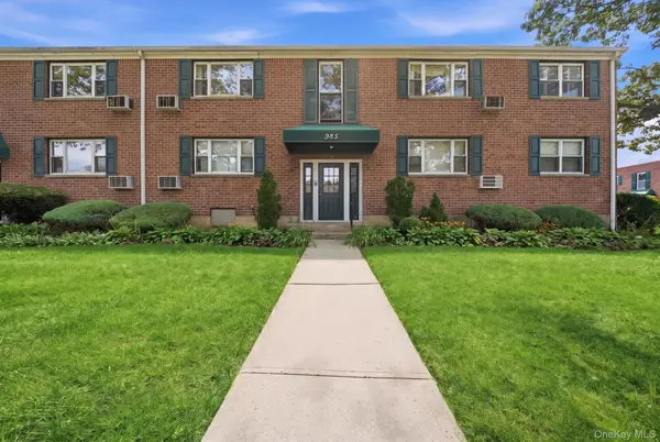985 Fenwood #3, Valley Stream, NY 11580