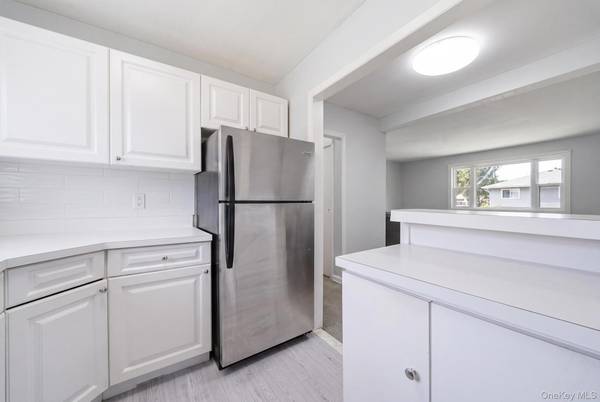 985 Fenwood #3, Valley Stream, NY 11580