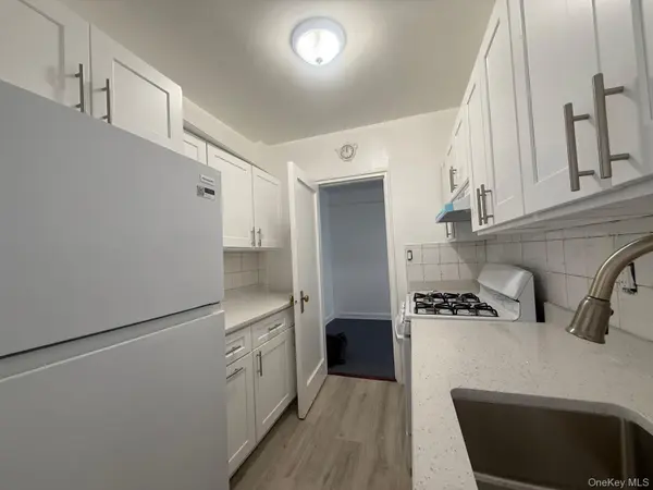 92 11 35 AVE, Flushing, NY 11372