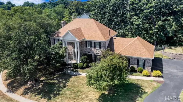 1415 Haarman Oak DR, Chesterfield, MO 63005