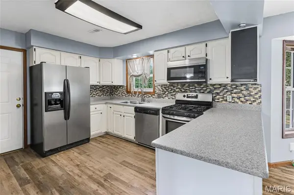 300 St Sabre DR, Swansea, IL 62226