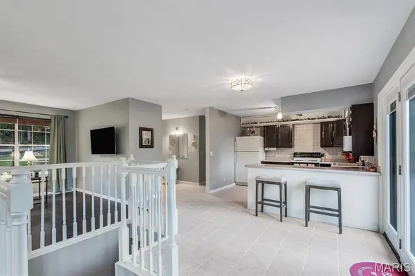 6003 Clearview DR, House Springs, MO 63051