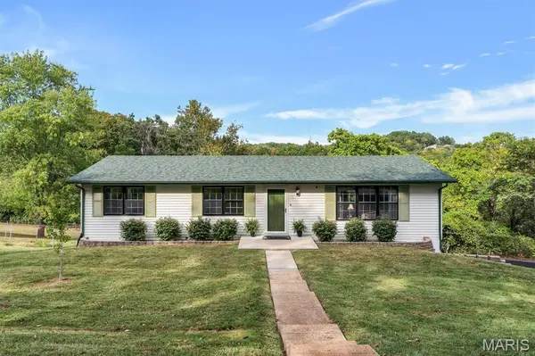6003 Clearview DR, House Springs, MO 63051