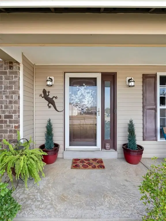 305 Valley Bluff DR, Wentzville, MO 63385