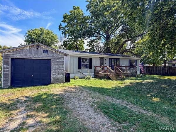 105 N Ash ST, Coffeen, IL 62017