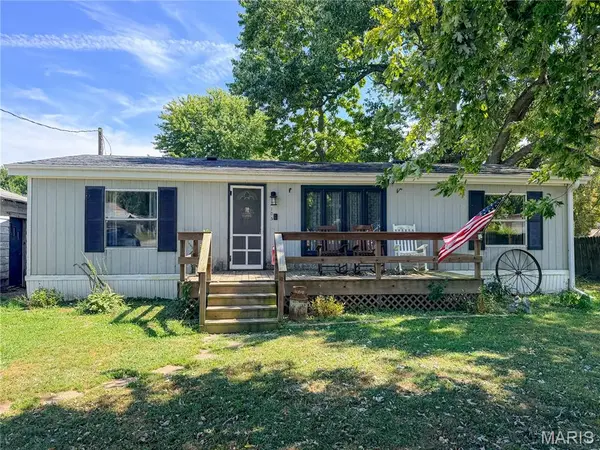 105 N Ash ST, Coffeen, IL 62017