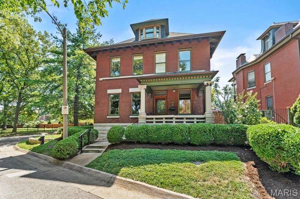 3248 Copelin AVE, St Louis, MO 63104