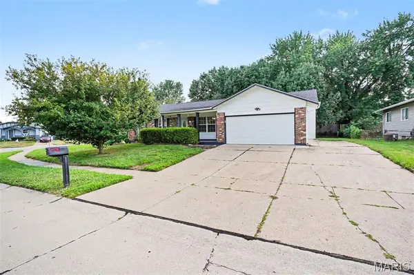 1106 Borden DR, Florissant, MO 63031