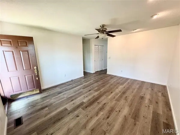 229 Laura ST, Mascoutah, IL 62258