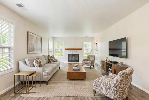 349 Sheffield DR #349, Schaumburg, IL 60194