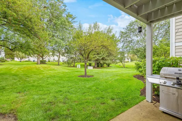 349 Sheffield DR #349, Schaumburg, IL 60194
