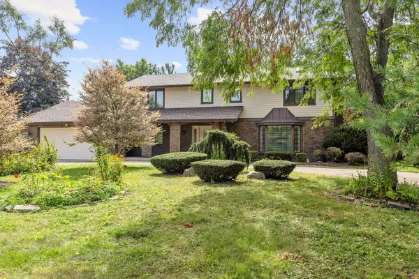 6342 Martin DR, Willowbrook, IL 60527