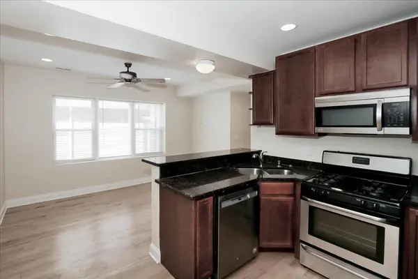 1939 W GRANVILLE AVE #1, Chicago, IL 60660