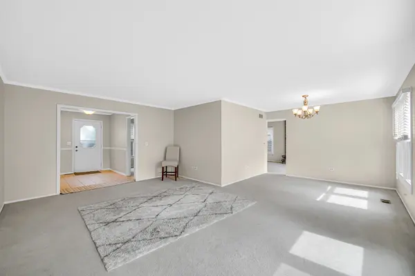 1550 Jasper DR, Wheaton, IL 60189